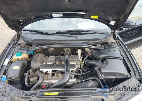 2001 Volvo S60 T5 из США, поврежденный, VIN YV1RS53D512001500